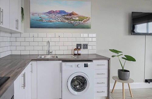 West Beach Apartment | Mountain and Oceanview at Blouberg