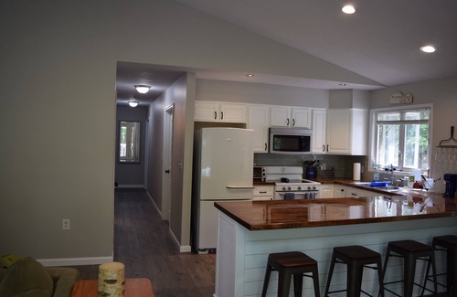 Mount Jackson House | MOUNTAIN BEAUTY AWAITS. MINUTES FROM BRYCE RESORT.