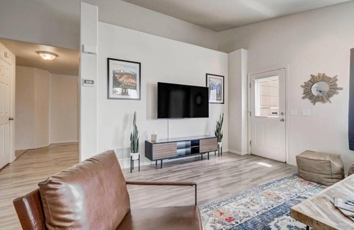 Colorado Springs House | Mountain Guest