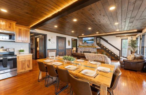 Bryant House | Mountain High Cabin with hot tub fire pit & indoor pool