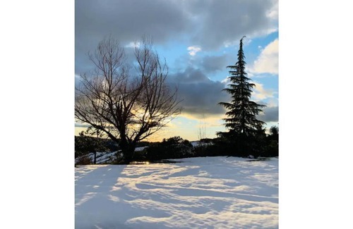 Somerset House | Mountain house with a view near wineries