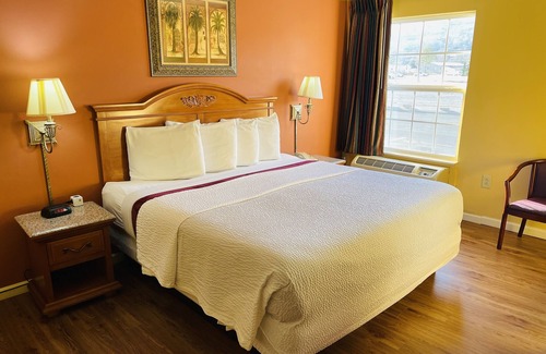 Dunlap Hotel | Mountain Inn & Suites Dunlap