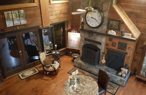 Dawsonville House | Mountain Lake Lodge 2600sq ft house on the lake with boat and 2 kyaks