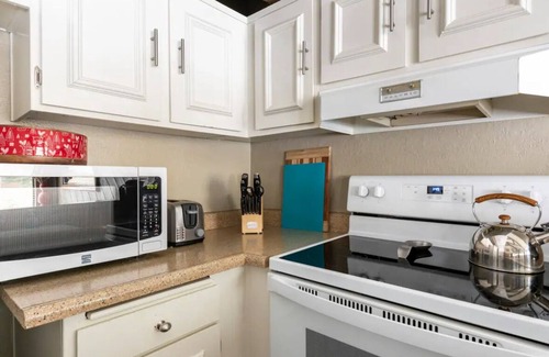 Majestic Pines House | Mountain rustic charm surrounds you. Sleeps 6 comfortably and townhome style