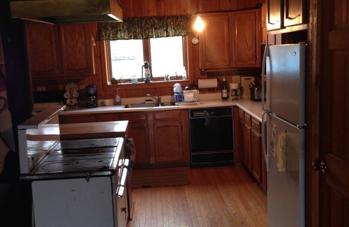 Divide Cabin | Mountain Slice of Paradise Near The Big Hole River Lodging for Friends & Family