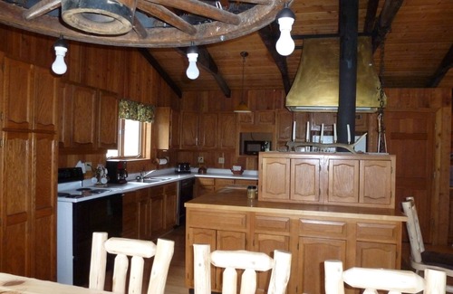 Divide Cabin | Mountain Slice of Paradise Near The Big Hole River Lodging for Friends & Family
