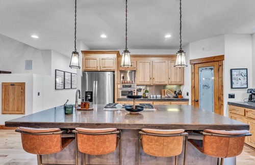 Pla-Vada Woodlands House | Mountain-Top Chalet Near Skiing with Hot Tub