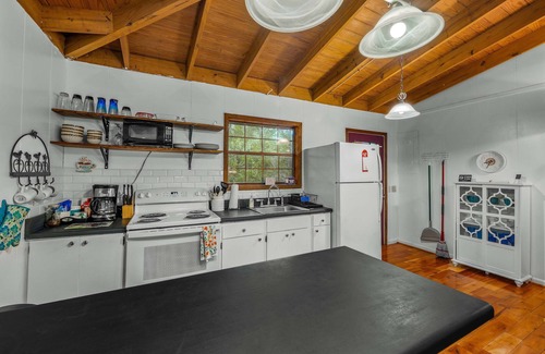 Mentone House | Mountain Treehouse - Magpie Nest