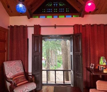 Dalhousie House | Mountain View 3bhk Near Mall Road Deodar Retreat