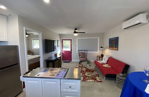 Joshua Tree Apartment | Mountain View Bungalows Under the Stars-Unit A Mars