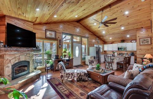 Clayton House | Mountain-View Cabin about 2 Mi to Downtown Clayton!