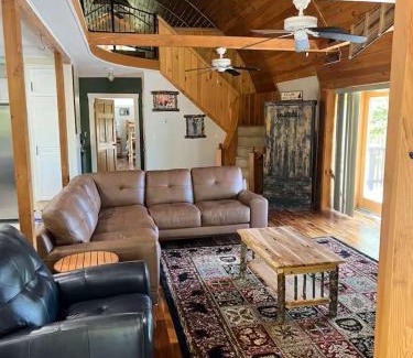 Rumney House | Mountain View Escape with Hot Tub