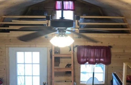 Blue Mountain Cabin | Mountain View Rustic Cabin