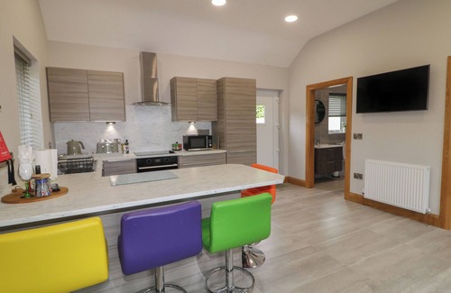 Limavady Cottage | MOUNTAIN VIEW, with a garden in Castlerock