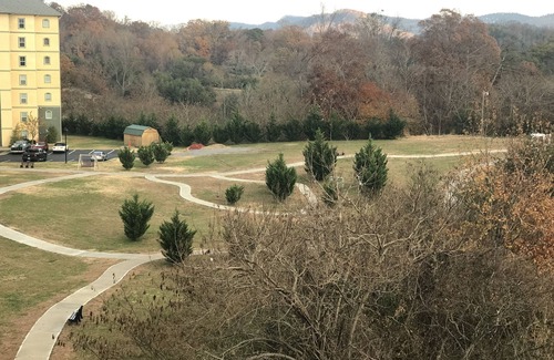 Pigeon Forge Condo | Mountain Views of the Parkway in Pigeon Forge!