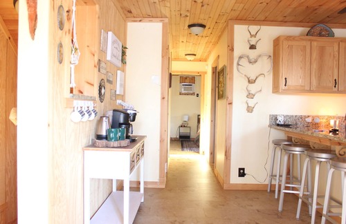 Cleveland Cabin | Mountains-Lakes-Parks-Winery-Privacy-SerenitynPick me for your Labor Day stay!