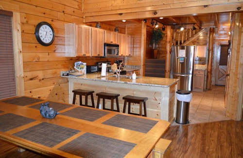Sevierville Cabin | 'Mountainscape'-Million Dollar Views In Legacy Mtn. Rent 6 Nights get 7th FREE!
