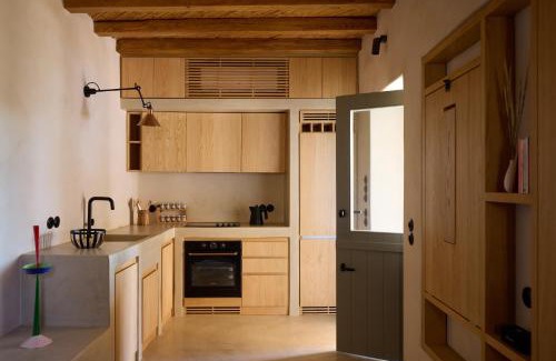 Serifos Apartment | Mousti's Cell