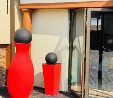 Thembisile House | Mpisana boutique guesthouse