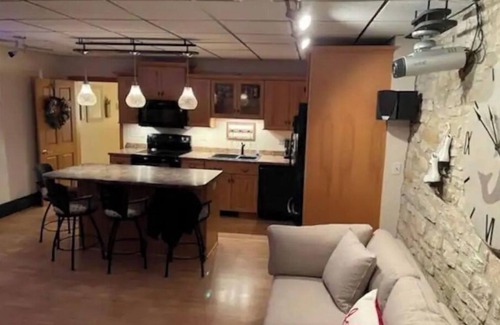 Guttenberg Apartment | Mr. Rogers River View