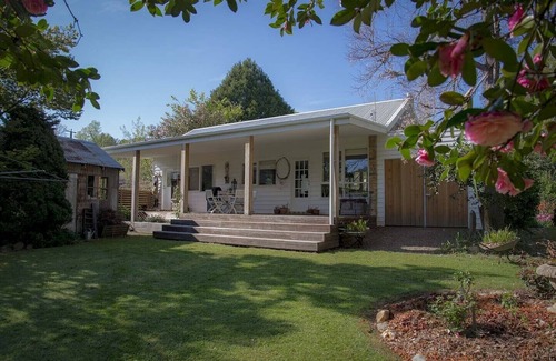 Bright Cottage | Mrs Simpson Cottage in Norala Garden
