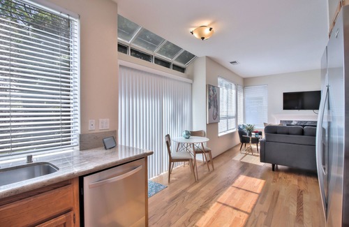 Carmine - Parkmont House | MSP1: 4bd/2.5ba home with easy access to 68O, 1O1, 88O Fwys