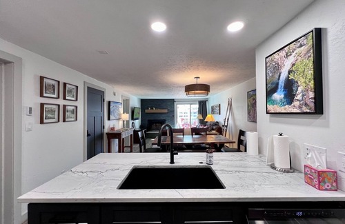 Crested Butte Condo | Mt. Crested Butte first-floor condo - Pool & Hot Tub - Walk or bus to ski basen