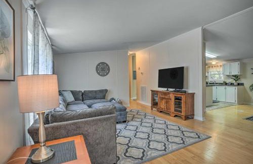 Mount Pleasant House | Mt Pleasant Retreat with Grill 10 Mi to Beach