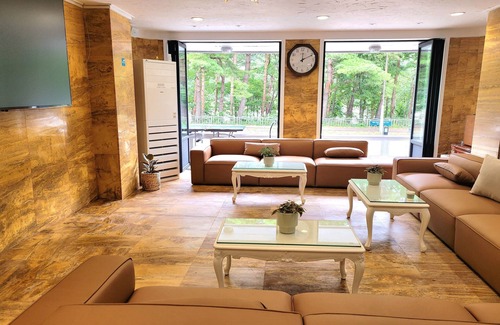 Sokcho Hotel | Mt Seorak the East Sea and Hot spring