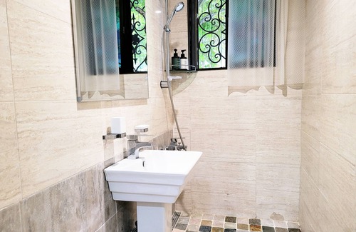 Sokcho Hotel | Mt Seorak the East Sea and Hot spring