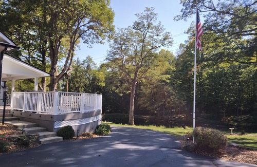 New Castle House | Mt Summit Lake Lodge