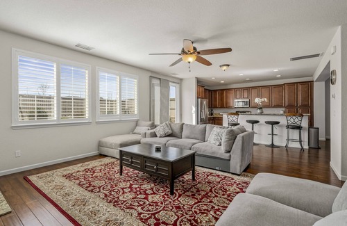 Reno House | Mt Views 5 Beds 3 Baths Home: Open FloorPlan 20 mins to Mt Rose 35 Mins to Tahoe