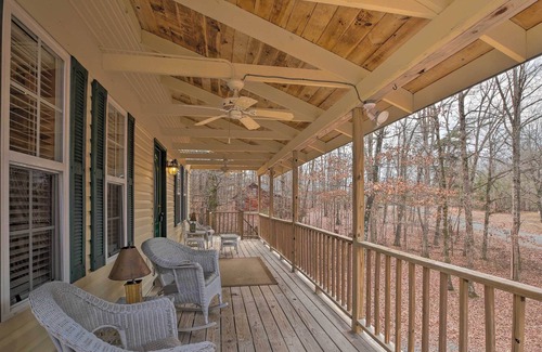 Fort Payne Cottage | Mtn Abode w/ WiFi, 2 Mi to Little River Canyon!