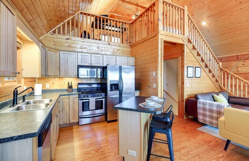 Sparta Cabin | Mtn-View Blue Ridge Cabin on Over 2 Acres!