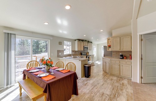 Ahsahka Cottage | Mtn-view Gem w/Outdoor Entertainment in Ahsahka!