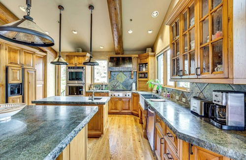 Sun Valley House | Mtn-View Ketchum Retreat, 1 Mi to Skiing!