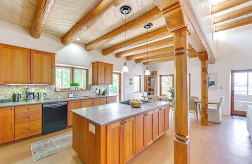 Taos House | Mtn-View Retreat w/Hot Tub in New Mexico!