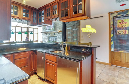 Fairfield Bay Cottage | Mtn-view Shirley Pool House: Pets Welcome!