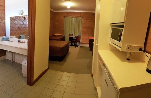Coober Pedy Hotel | Mud Hut Motel
