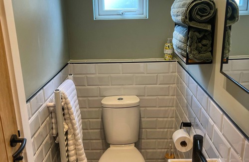 Mudeford Cabin | Mudeford Retreat—Peaceful & Perfectly Located