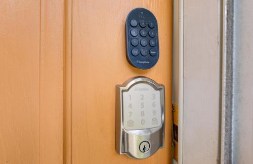 North Charleston Villa | Mulberry home with pond view