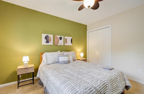 North Charleston Villa | Mulberry home with pond view