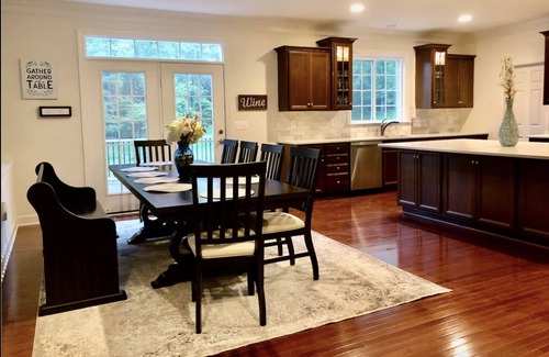 Haymarket House | Mulberry Manor House Spacious, Private & Peaceful Retreat -
