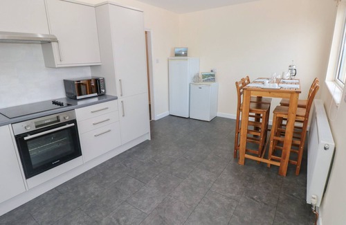 Fishguard Cottage | MURMUR Y MOR, pet friendly, country holiday cottage in Fishguard