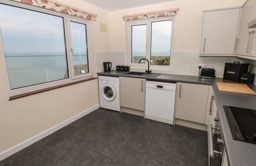 Fishguard Cottage | MURMUR Y MOR, pet friendly, country holiday cottage in Fishguard