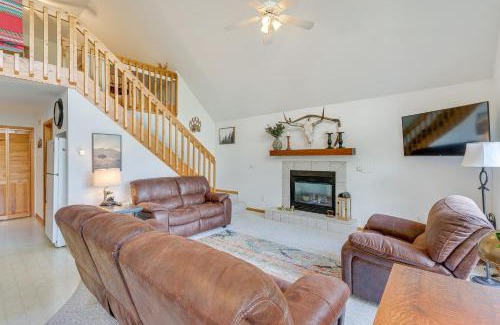 Upper Peachtree House | Murphy Cabin with Deck and Sweeping Mountain Views!