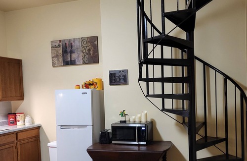 St. Joseph Apartment | Museum Hilltop Place Pet-Friendly