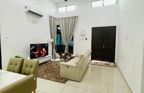 Malacca City Villa | MUSL1M ONLY - Wall White Pool Villa