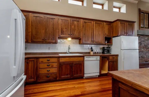 Fayette Apartment | Must see! Stunning Penthouse in heart of downtown