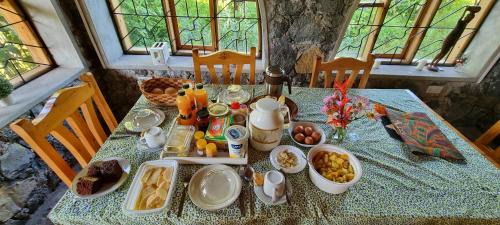 Western Region House | Mutolere Coffee Pot Guest Houses